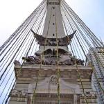 The statue (tree) from the front, looking up.