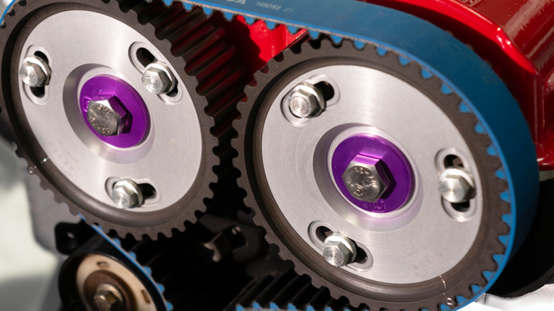Zetec Adjustable Cam Gears on Engine Red Valve cover